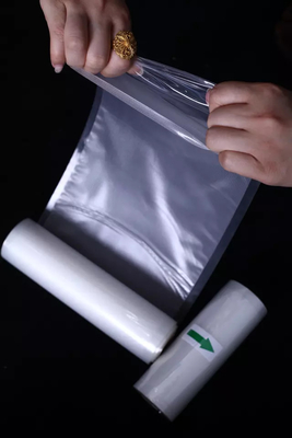 PE PA Vaccum Seal Roll Plastic reliëf Vacuüm Sealer Zakken Rollen Voor Magnetron